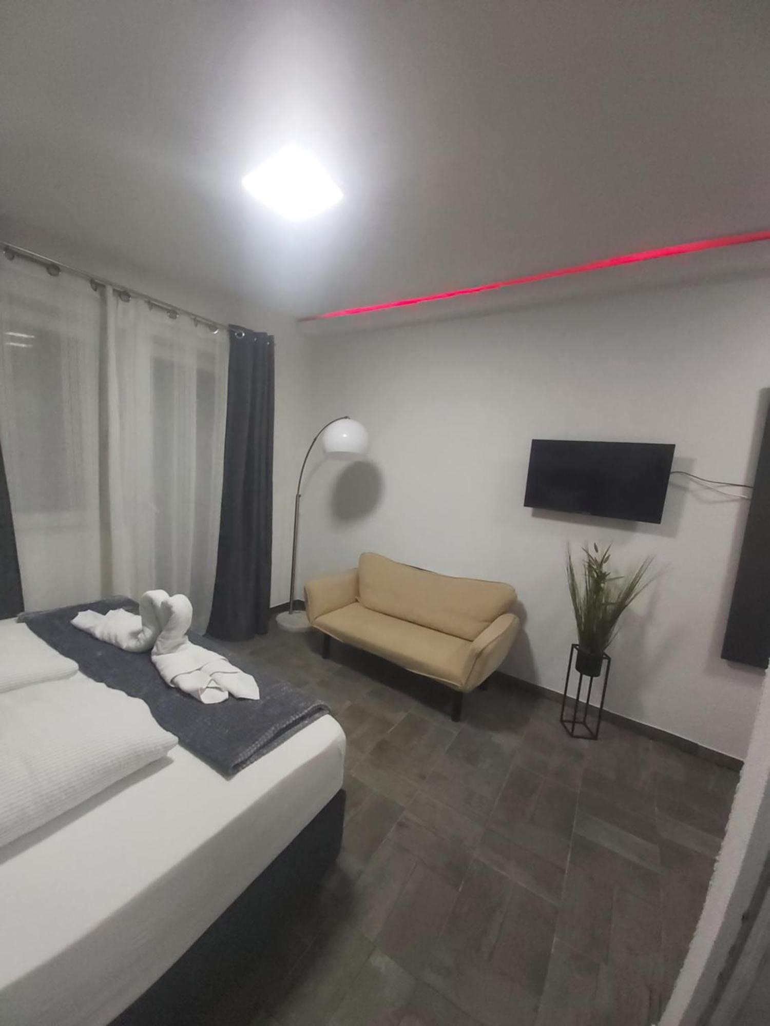Apartment Panda *